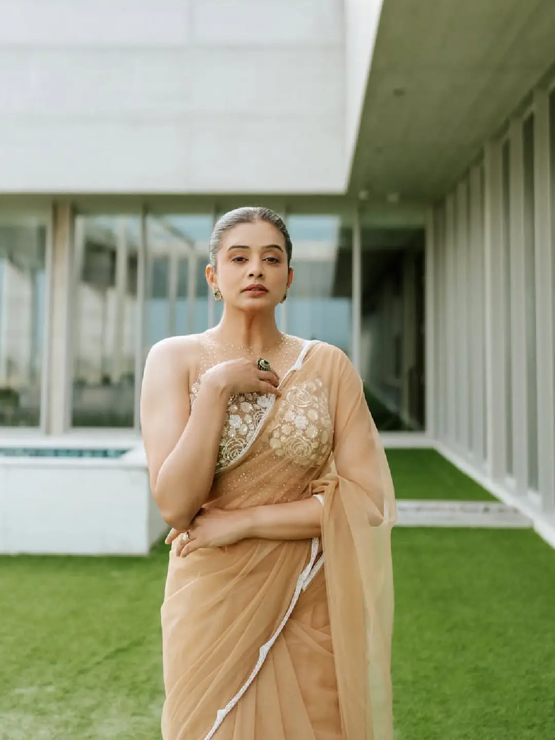 Star beauty Priyamani latest photoshoot is going viral on social media