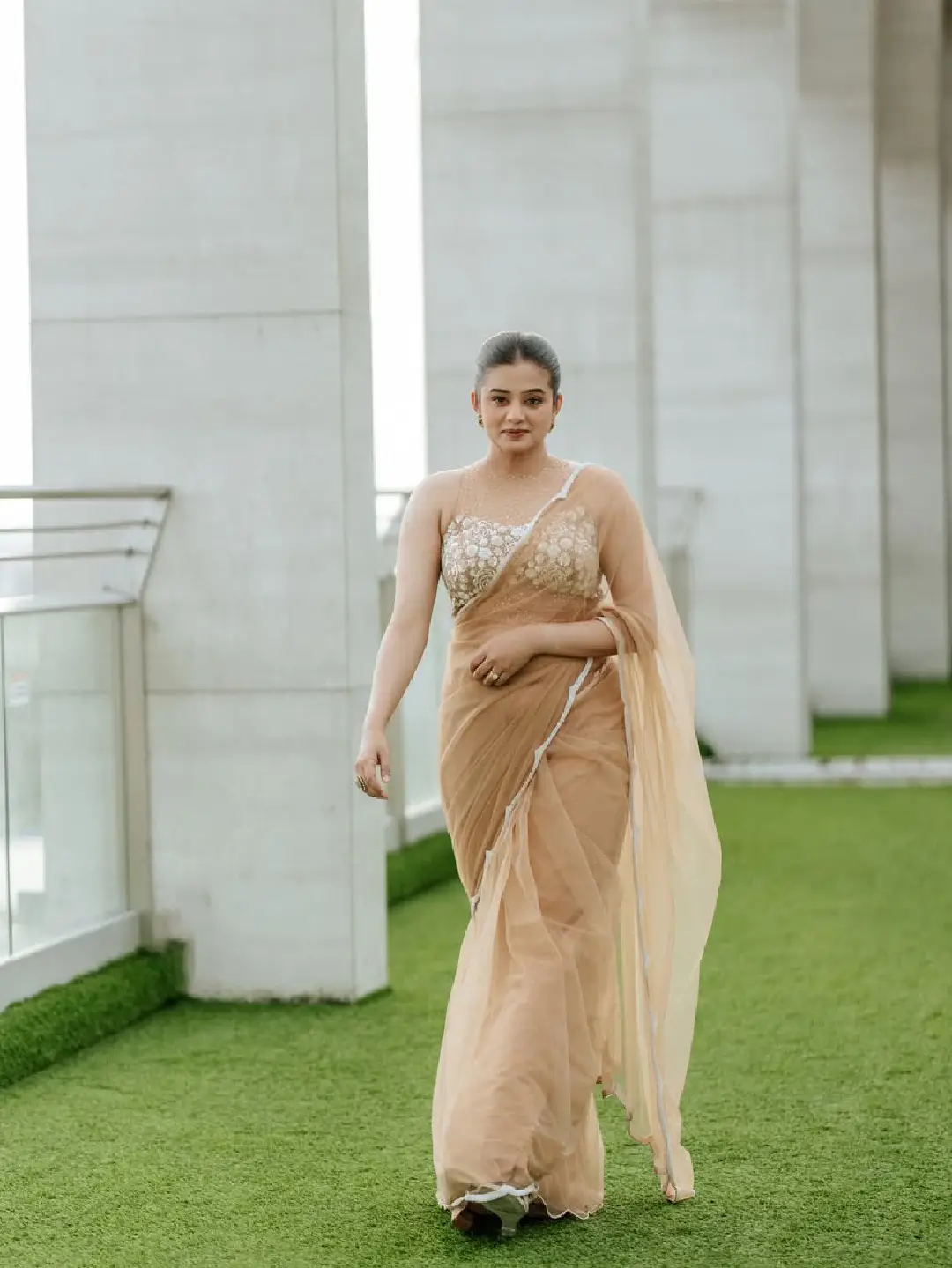 Star beauty Priyamani latest photoshoot is going viral on social media