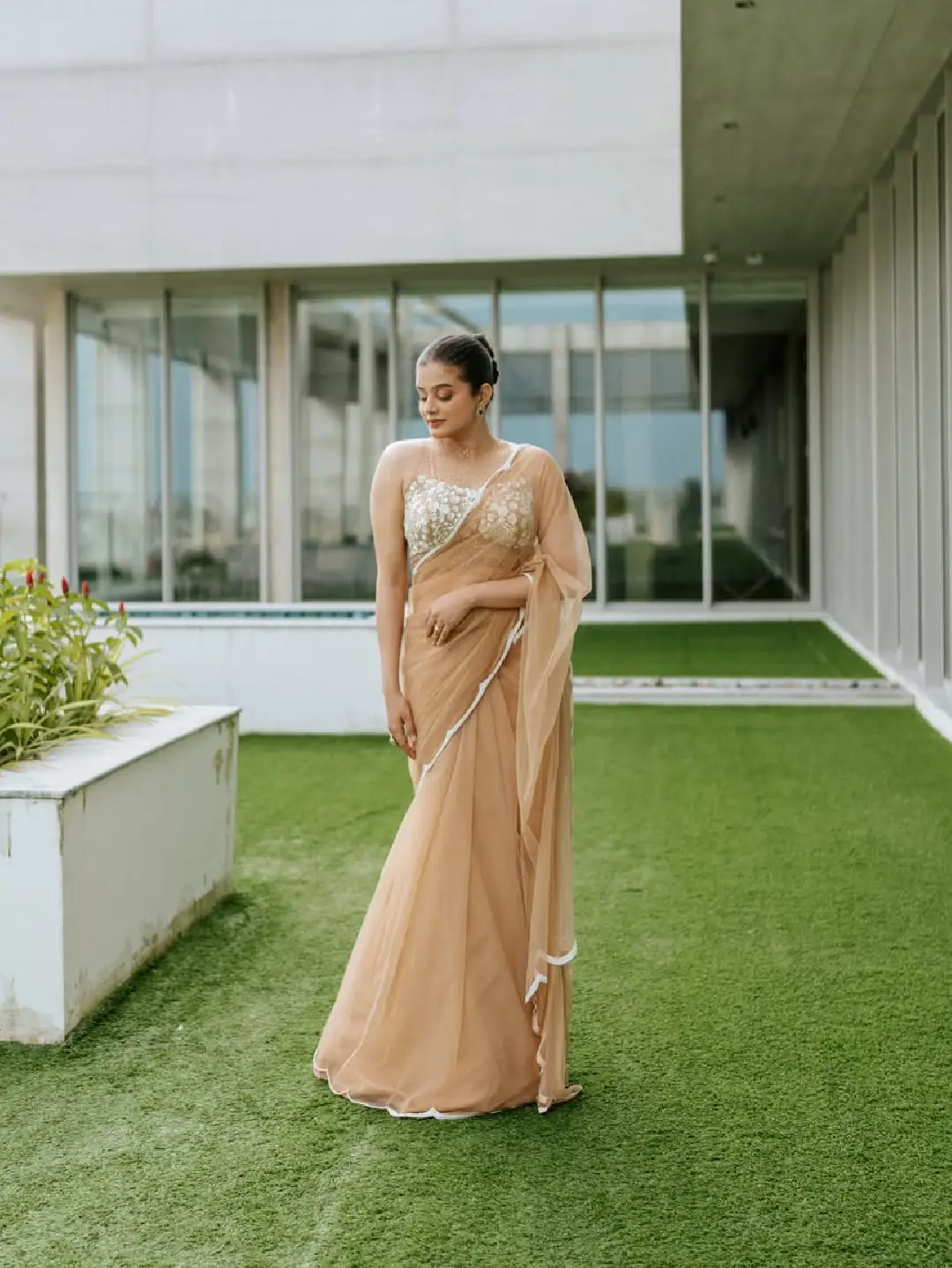 Star beauty Priyamani latest photoshoot is going viral on social media