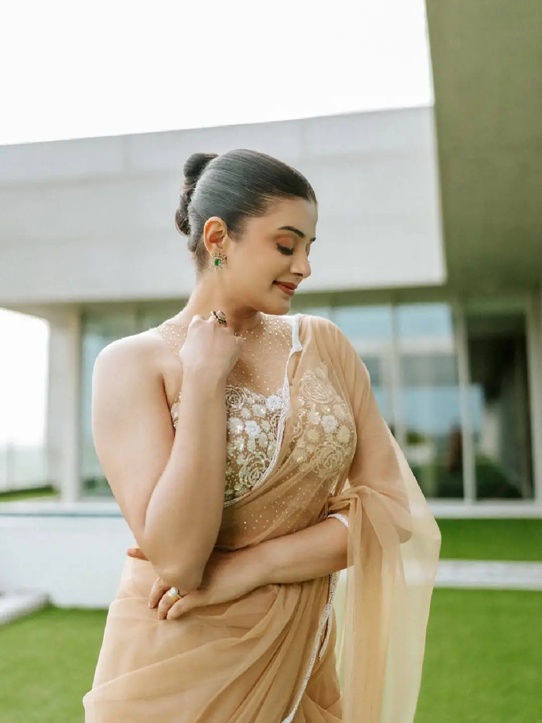 Star beauty Priyamani latest photoshoot is going viral on social media
