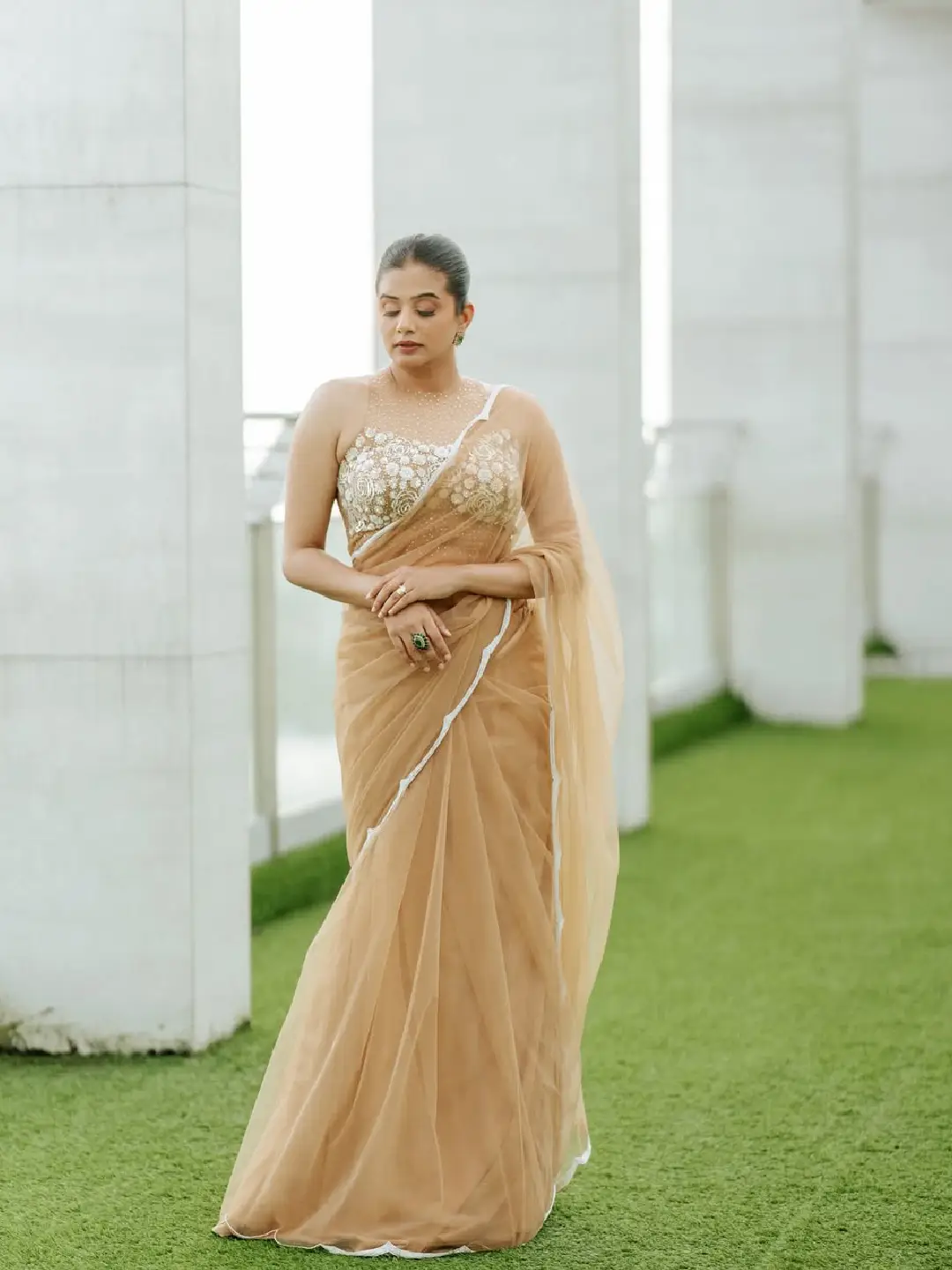 Star beauty Priyamani latest photoshoot is going viral on social media