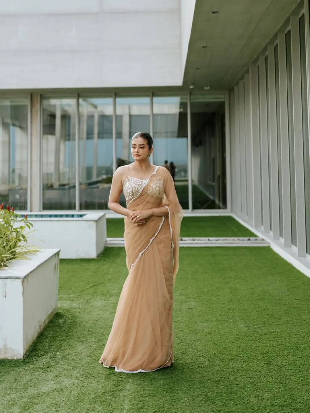 Star beauty Priyamani latest photoshoot is going viral on social media