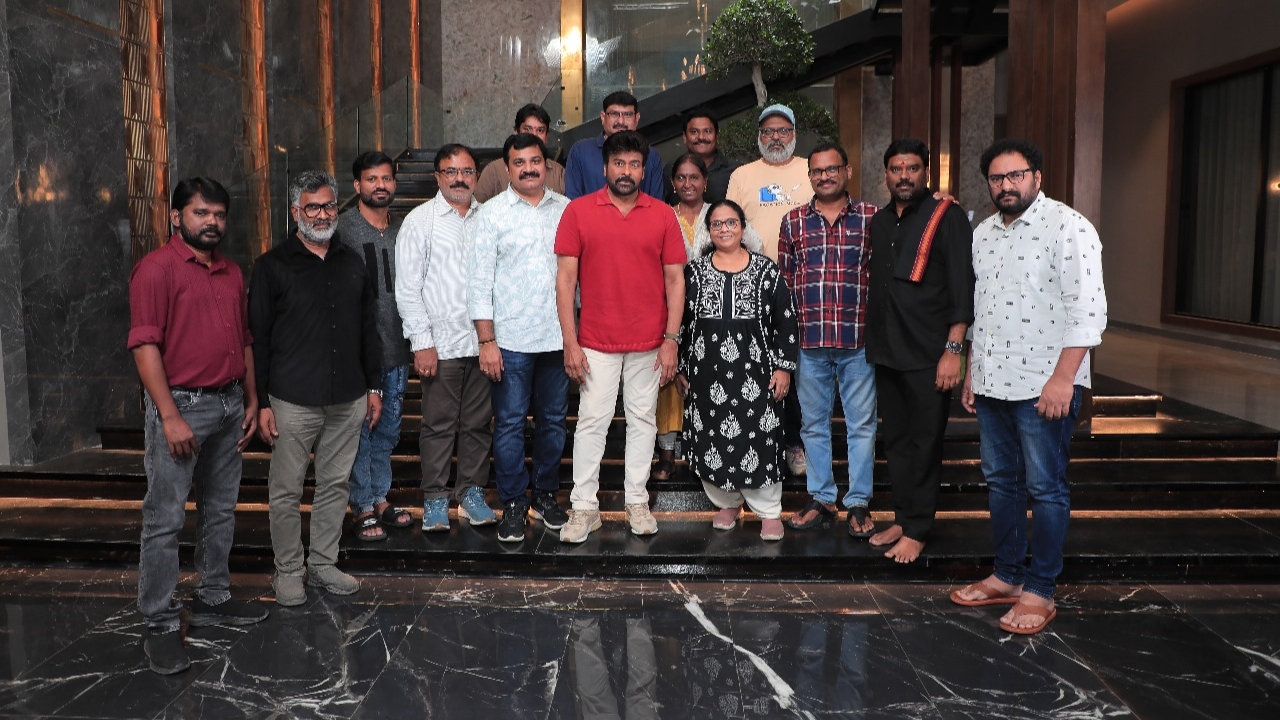 మెగాస్టార్తో టీఎఫ్జేఏ నూతన కమిటీ సమావేశం.. సినీ జర్నలిస్టులకు చిరంజీవి భరోసా! మెగాస్టార్తో టీఎఫ్జేఏ నూతన కమిటీ సమావేశం.. సినీ జర్నలిస్టులకు చిరంజీవి భరోసా!