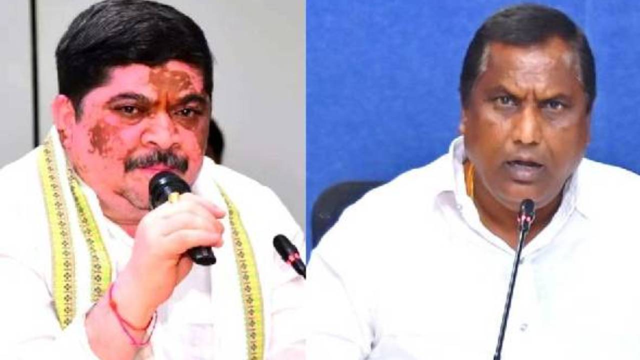 Telangana : సయోధ్య కుదిరింది.. ముగిసిన మంత్రుల వివాదం.. అడ్లూరి లక్ష్మణ్కు క్షమాపణలు చెప్పిన పొన్నం Telangana : సయోధ్య కుదిరింది.. ముగిసిన మంత్రుల వివాదం.. అడ్లూరి లక్ష్మణ్కు క్షమాపణలు చెప్పిన పొన్నం