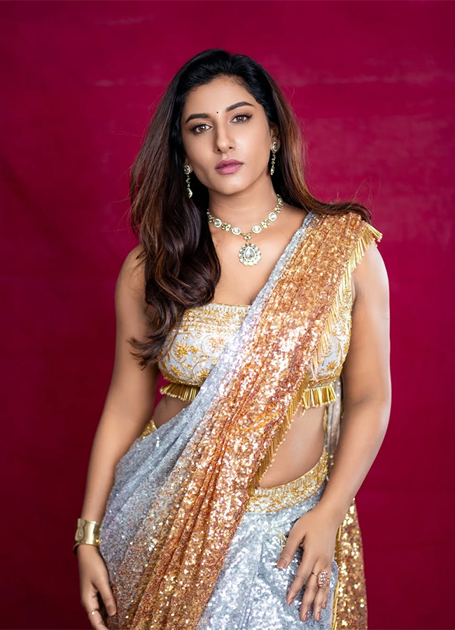 Hot anchor Vishnu Priya's latest photoshoot is going viral on social media.