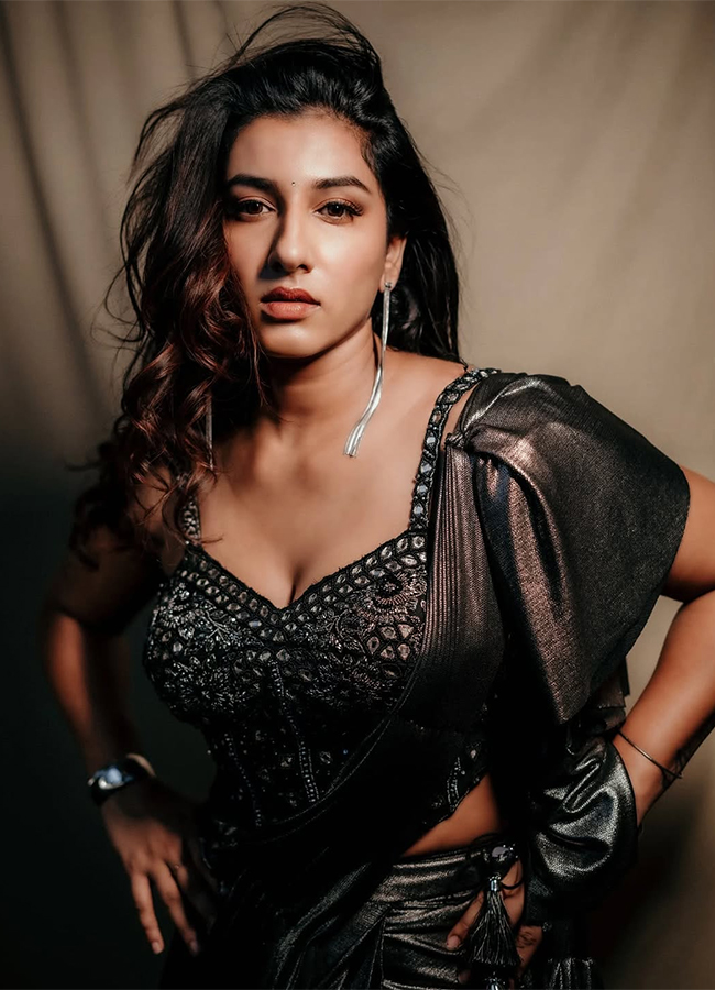 Hot anchor Vishnu Priya's latest photoshoot is going viral on social media.