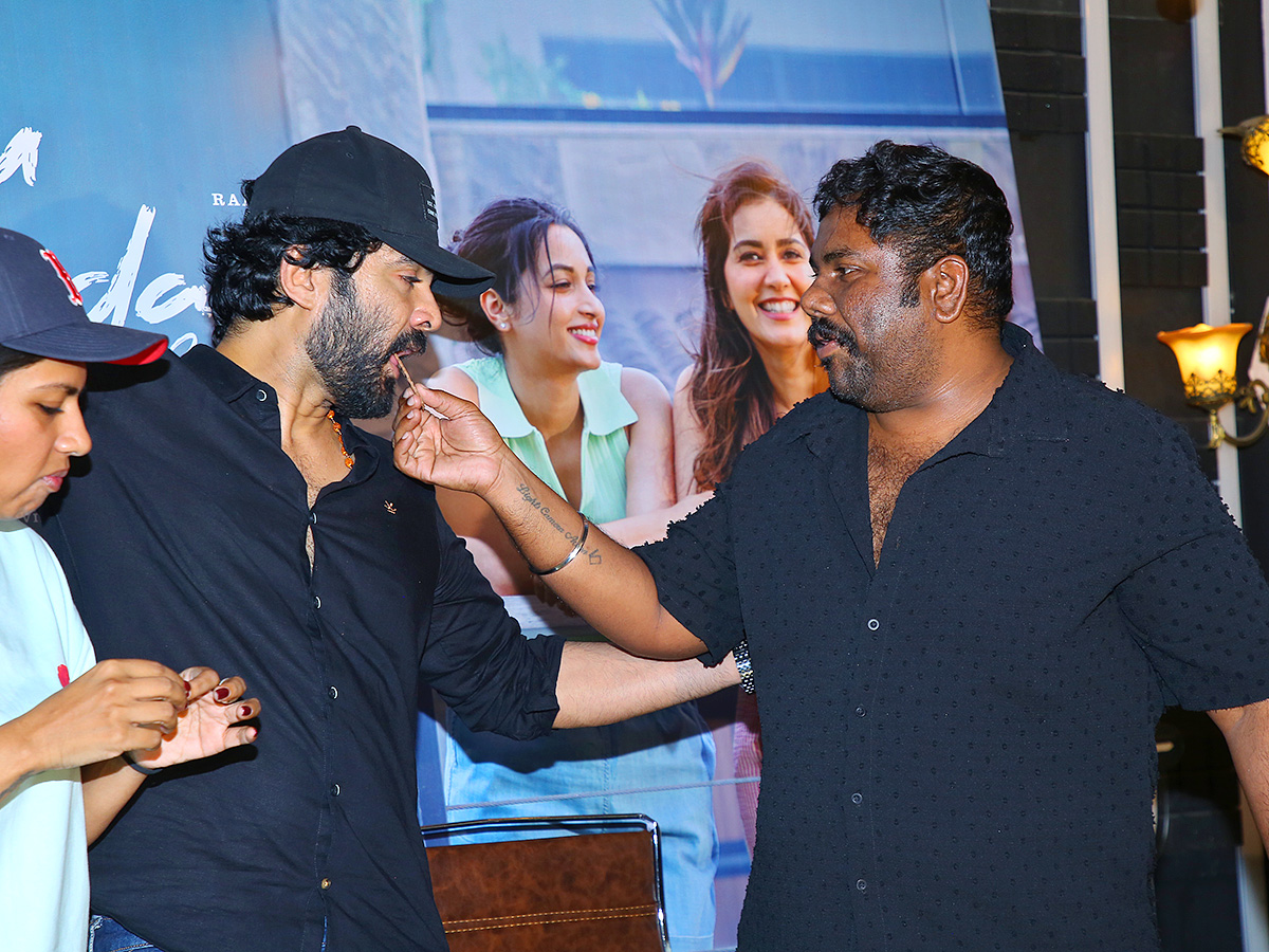 Siddu Jonnalagadda Telusu kada movie success celebrations