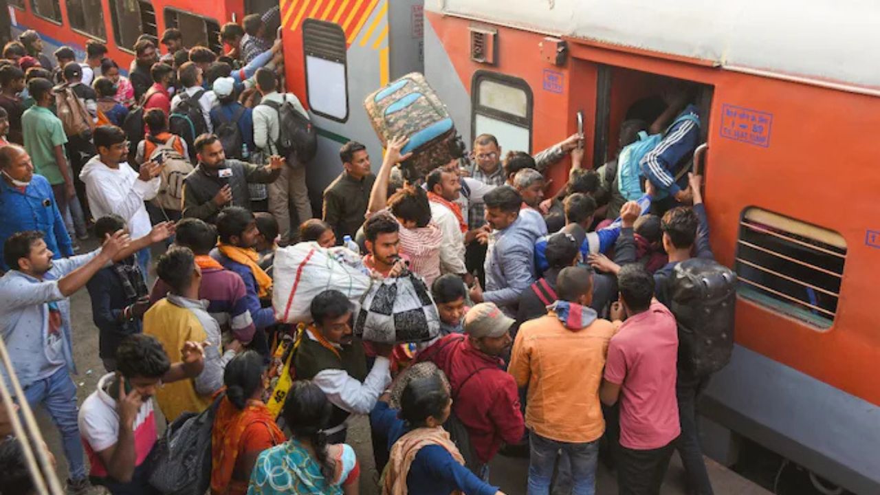 రైలు టికెట్లు బుక్ చేస్తుంటే మీకూ ఈ సమస్య ఎదురవుతుందా? ఏం జరిగింది? ఏం చేయాలి? రైలు టికెట్లు బుక్ చేస్తుంటే మీకూ ఈ సమస్య ఎదురవుతుందా? ఏం జరిగింది? ఏం చేయాలి?