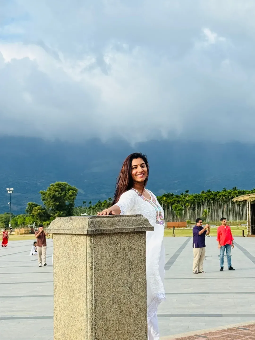 Vishnupriya Bhimeneni Went to Sadhguru Ashram