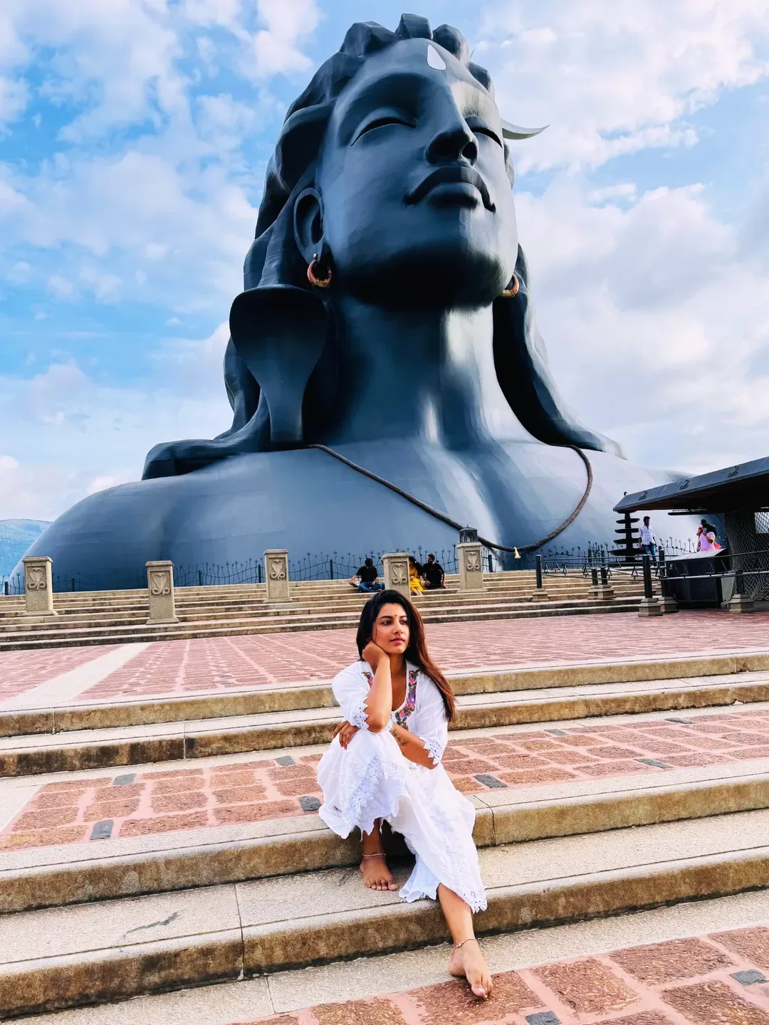 Vishnupriya Bhimeneni Went to Sadhguru Ashram