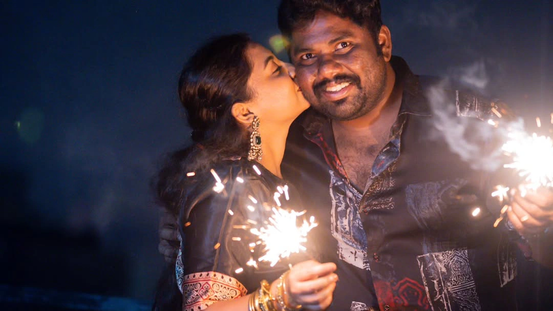 Comedian Viva Harsha Diwali Celebrations with Wife