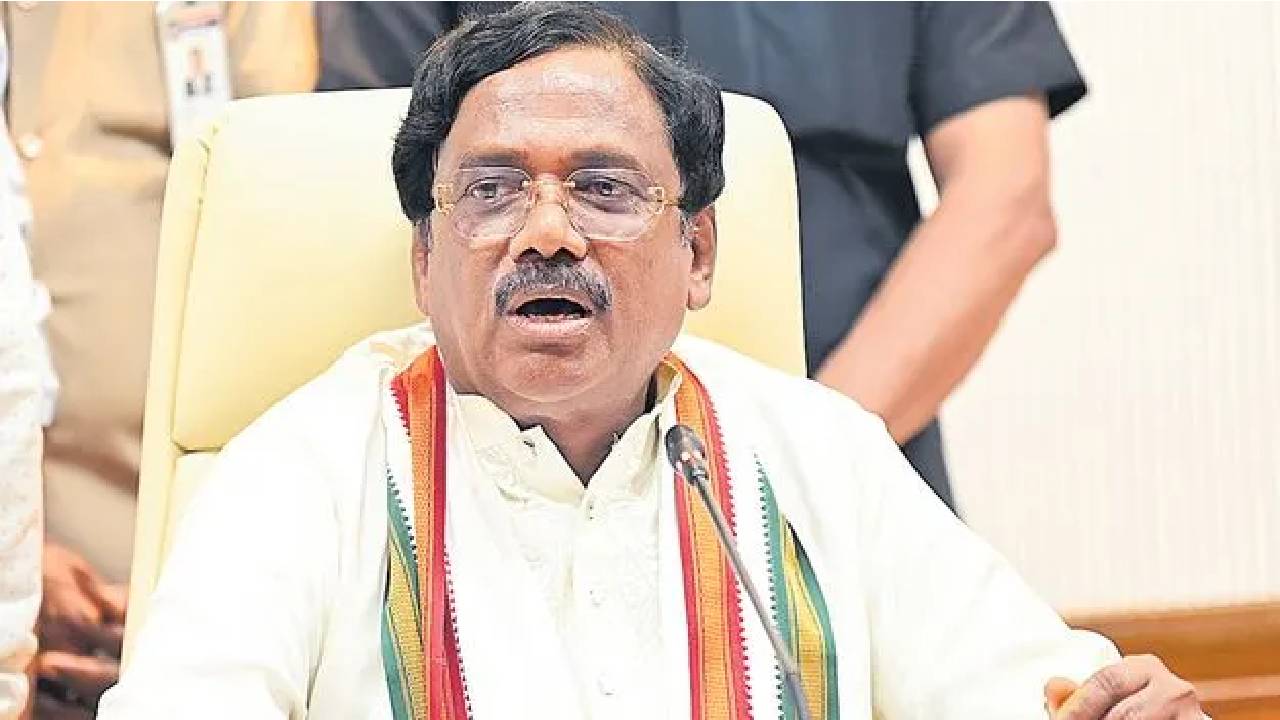 నాపై ఆయన ఎందుకు విమర్శలు చేస్తున్నారో అర్థం కావడంలేదు.. ఎందుకు ఇంత ఈర్ష్య?: మంత్రి వివేక్ సంచలన కామెంట్స్ నాపై ఆయన ఎందుకు విమర్శలు చేస్తున్నారో అర్థం కావడంలేదు.. ఎందుకు ఇంత ఈర్ష్య?: మంత్రి వివేక్ సంచలన కామెంట్స్