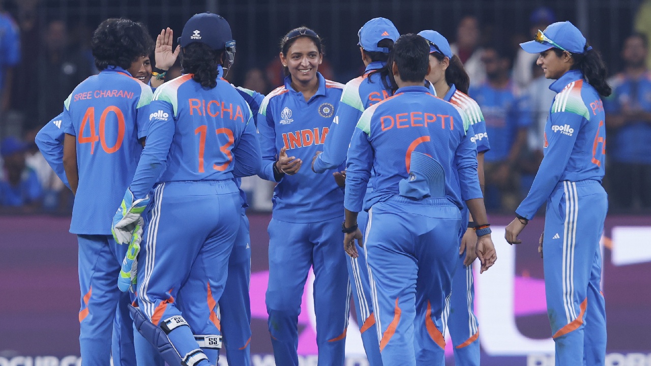 Womens World Cup 2025 : మహిళల వన్డే ప్రపంచకప్లో భారత్ సెమీస్ అవకాశాలు ఇలా.. Womens World Cup 2025 : మహిళల వన్డే ప్రపంచకప్లో భారత్ సెమీస్ అవకాశాలు ఇలా..