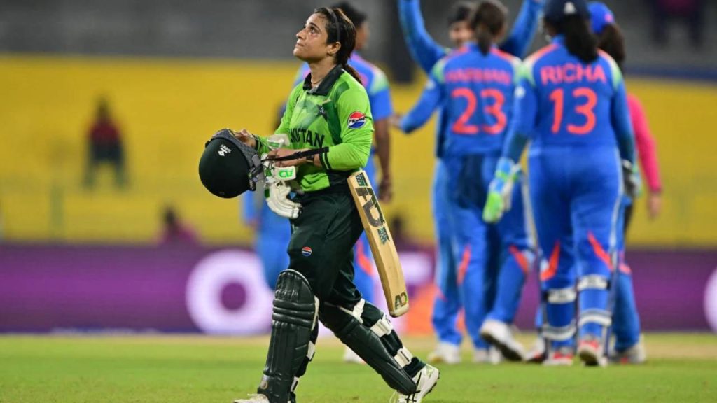 Womens World Cup 2025 Sidra Amin Handed Big Punishment By ICC