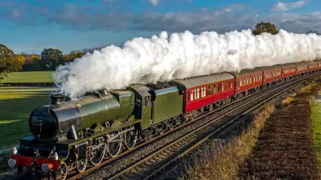Worlds Longest Train Journey: 18వేల కిలోమీటర్లు, 21 రోజులు, 13 దేశాలు.. ప్రపంచంలోనే అతి పొడవైన రైలు ప్రయాణం.. టికెట్ ధర ఎంతంటే Worlds Longest Train Journey: 18వేల కిలోమీటర్లు, 21 రోజులు, 13 దేశాలు.. ప్రపంచంలోనే అతి పొడవైన రైలు ప్రయాణం.. టికెట్ ధర ఎంతంటే