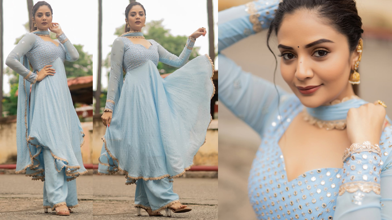 Sreemukhi: కలువ కళ్ళతో శ్రీముఖి.. నిద్రలేకుండా చేస్తోంది కుర్రోళ్ళకి.. ఫోటోలు