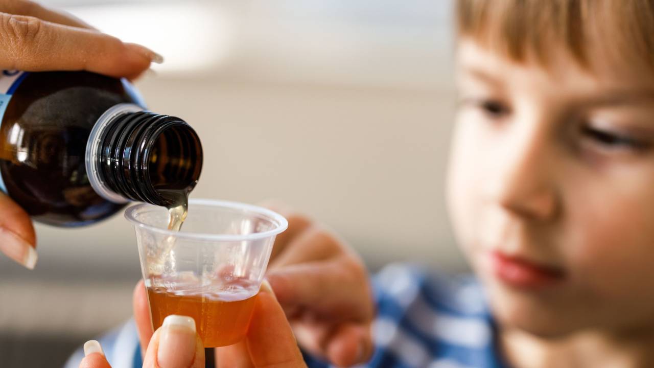 Cough Syrup : ఆ దగ్గు సిరప్తో జాగ్రత్త.. వెంటనే ఆపేయండి.. ప్రజలకు తెలంగాణ ప్రభుత్వం హెచ్చరికలు జారీ Cough Syrup : ఆ దగ్గు సిరప్తో జాగ్రత్త.. వెంటనే ఆపేయండి.. ప్రజలకు తెలంగాణ ప్రభుత్వం హెచ్చరికలు జారీ