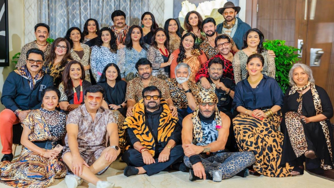 80’s Reunion: 80’స్ రీయూనియన్.. ఆడుతూపాడుతూ సందడిచేసిన తారలు.. ఫోటోలు వైరల్ 80’s Reunion: 80’స్ రీయూనియన్.. ఆడుతూపాడుతూ సందడిచేసిన తారలు.. ఫోటోలు వైరల్