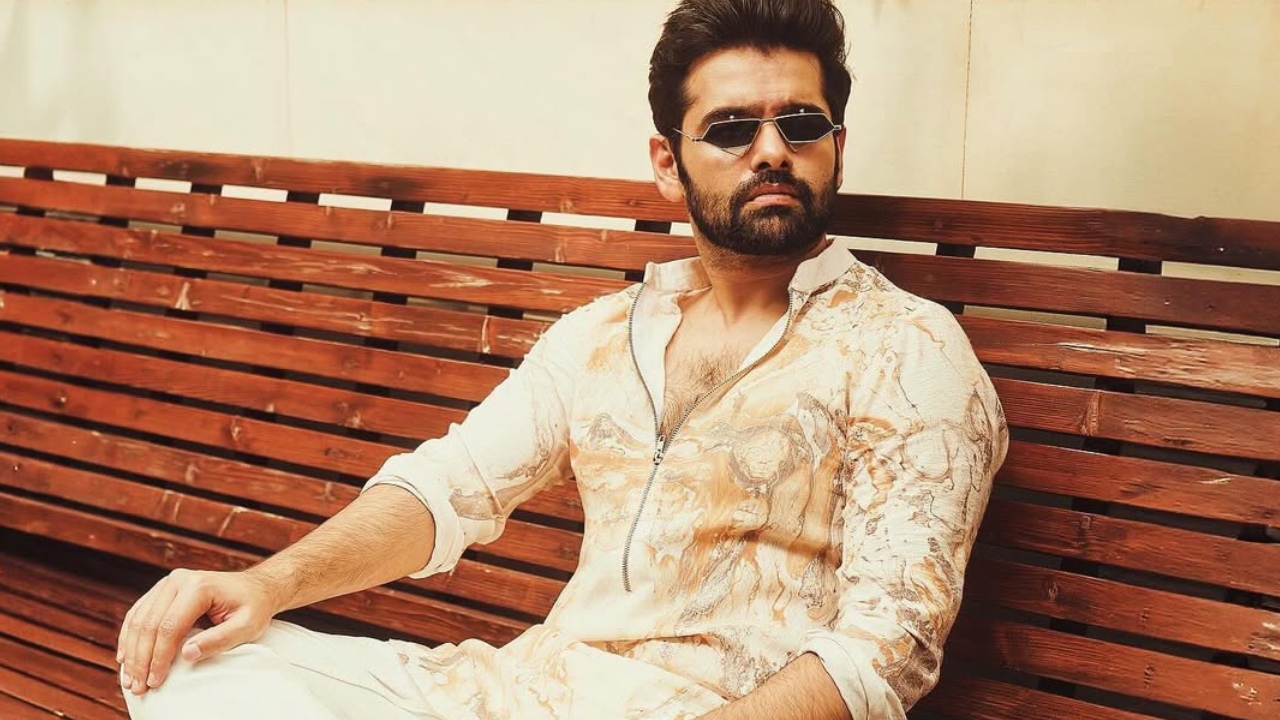 Ram Pothineni : క్యాస్ట్ గొడవల్లో మొత్తం ఆస్తి పోగొట్టుకున్న రామ్ ఫ్యామిలీ.. దాంతో ఊరు వదిలేసి.. Ram Pothineni : క్యాస్ట్ గొడవల్లో మొత్తం ఆస్తి పోగొట్టుకున్న రామ్ ఫ్యామిలీ.. దాంతో ఊరు వదిలేసి..