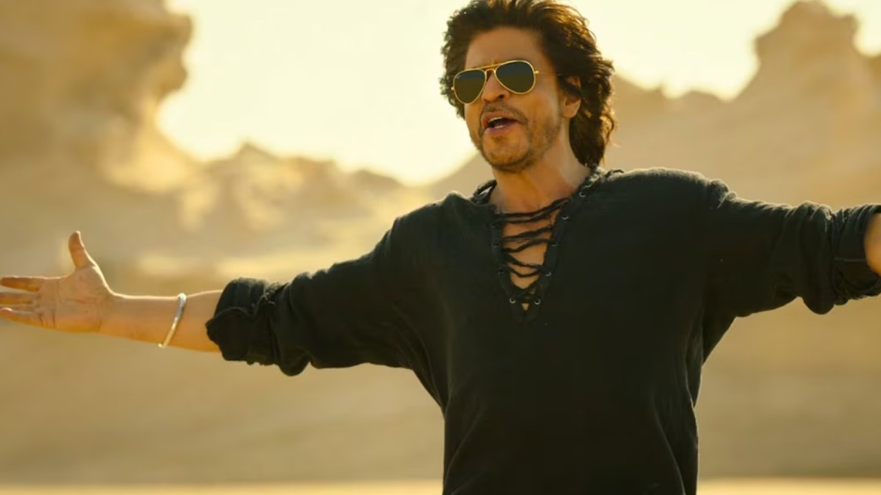 Shah Rukh Khan : వామ్మో.. హాలీవుడ్ సెలబ్రిటీలను మించి రిచ్ అయిన షారుఖ్.. ఎన్ని వేల కోట్ల ఆస్తులో తెలుసా? Shah Rukh Khan : వామ్మో.. హాలీవుడ్ సెలబ్రిటీలను మించి రిచ్ అయిన షారుఖ్.. ఎన్ని వేల కోట్ల ఆస్తులో తెలుసా?