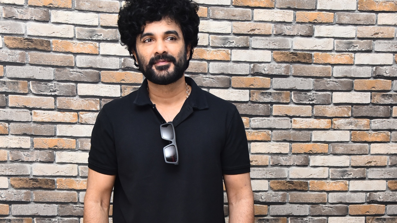 Siddhu Jonnalagadda : హీరోయిన్స్ డేట్స్ కోసం హీరోలే ఎదురు చూస్తారు.. సిద్ధూ ఆసక్తికర వ్యాఖ్యలు.. Siddhu Jonnalagadda : హీరోయిన్స్ డేట్స్ కోసం హీరోలే ఎదురు చూస్తారు.. సిద్ధూ ఆసక్తికర వ్యాఖ్యలు..