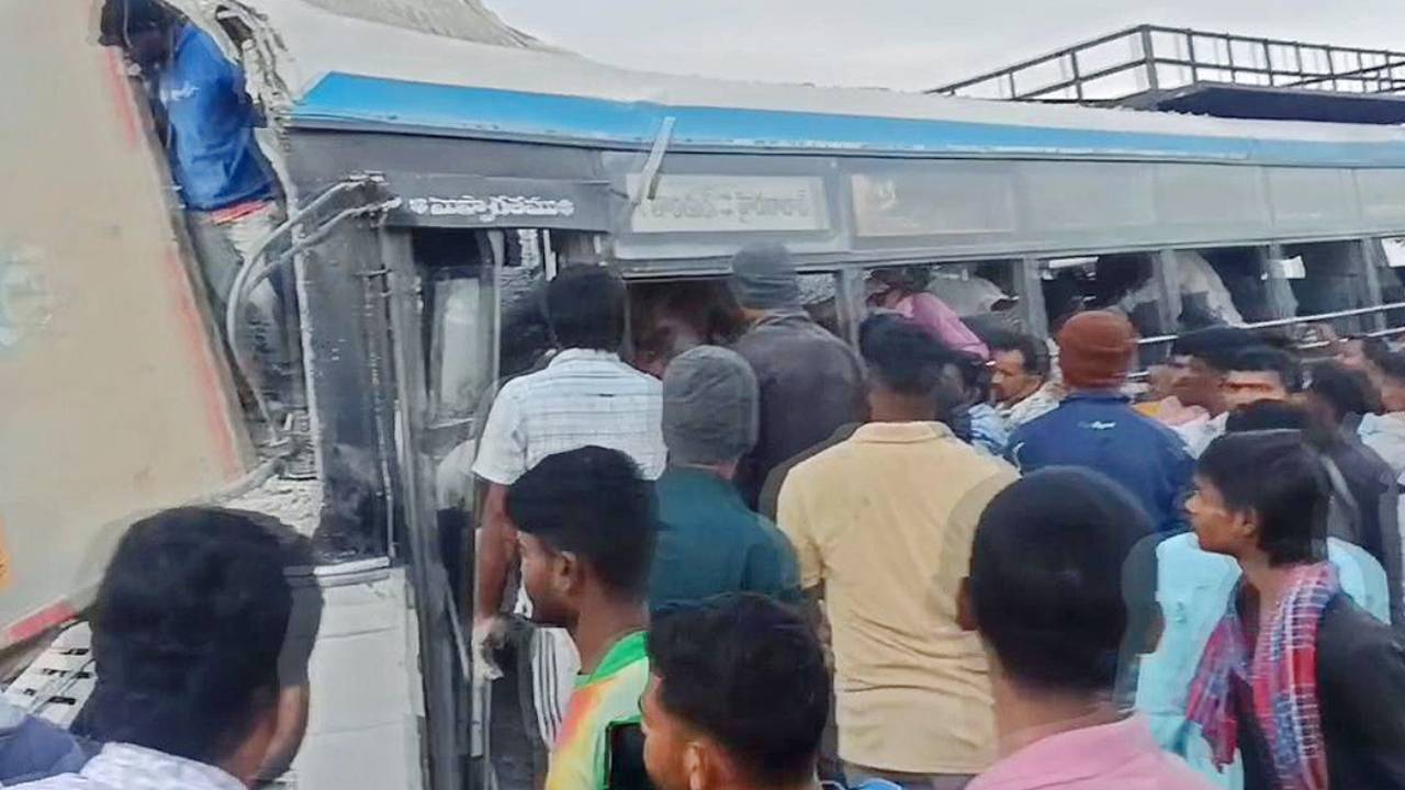 Chevella Road Accident : చేవెళ్ల రోడ్డు ప్రమాదం.. మృతుల కుటుంబాలకు ఎక్స్‌గ్రేషియా ప్రకటించిన ప్రభుత్వం..