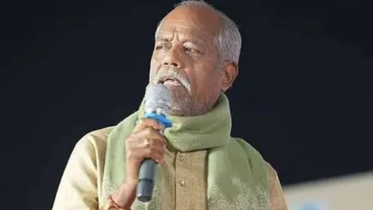 Andesri : గొర్రెల కాపరి నుంచి డాక్టరేట్ వరకు.. అందెశ్రీ ప్రయాణం సాగిందిలా.. ఒక్కోపాట ఒక్కో డైమండ్.. జనాన్ని ఉర్రూతలూగించిన పాట ఇదే..