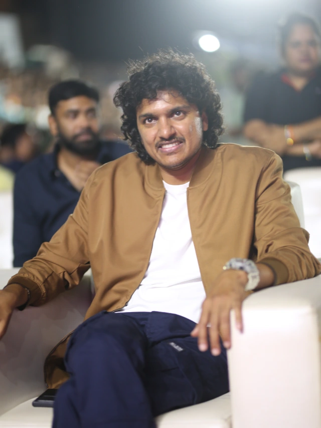 Andhra King Thaluka Musical Live Concert