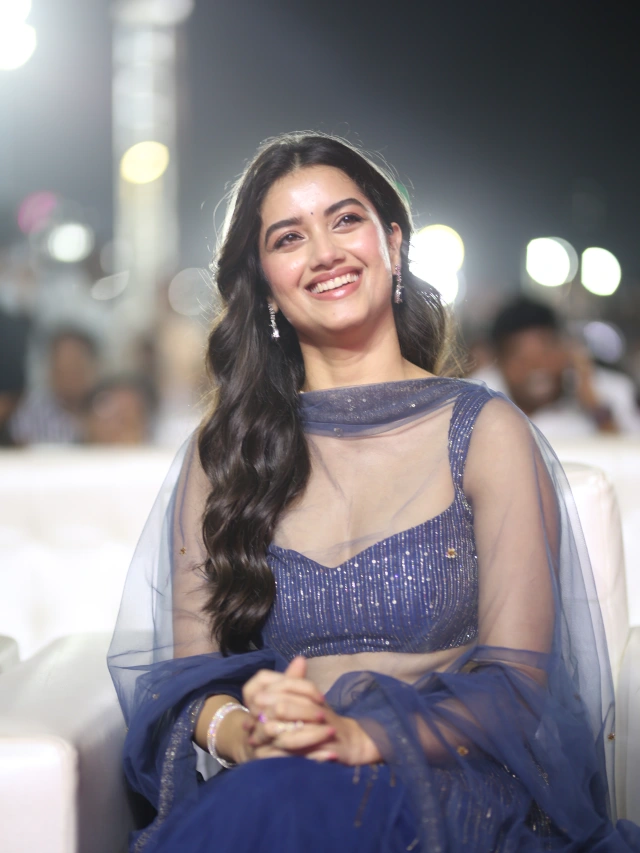 Andhra King Thaluka Musical Live Concert