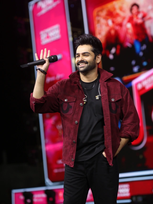 Andhra King Thaluka Musical Live Concert