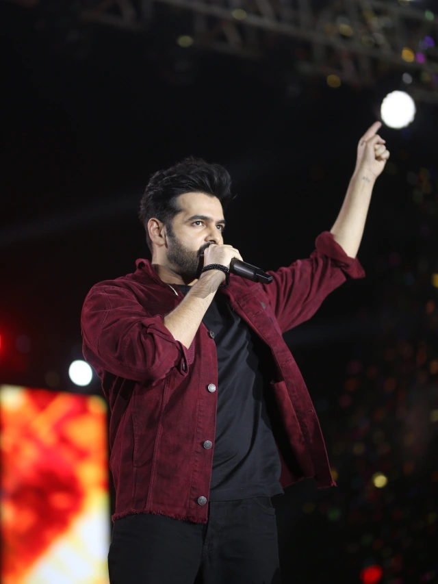 Andhra King Thaluka Musical Live Concert