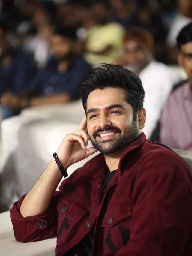 Andhra King Thaluka Musical Live Concert