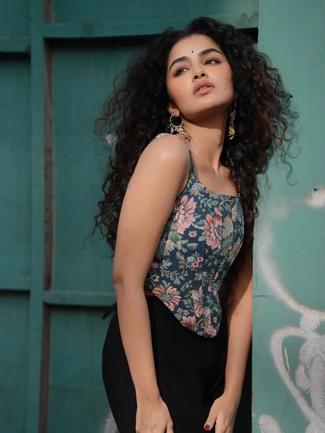 Anupama Parameswaran's latest photos are going viral on social media. (1)