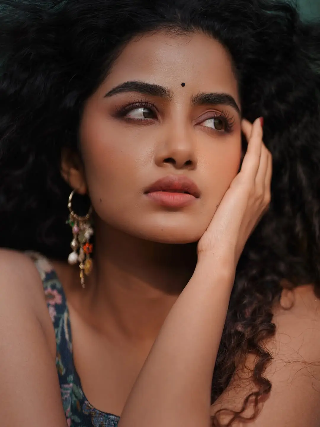 Anupama Parameswaran's latest photos are going viral on social media. (1)