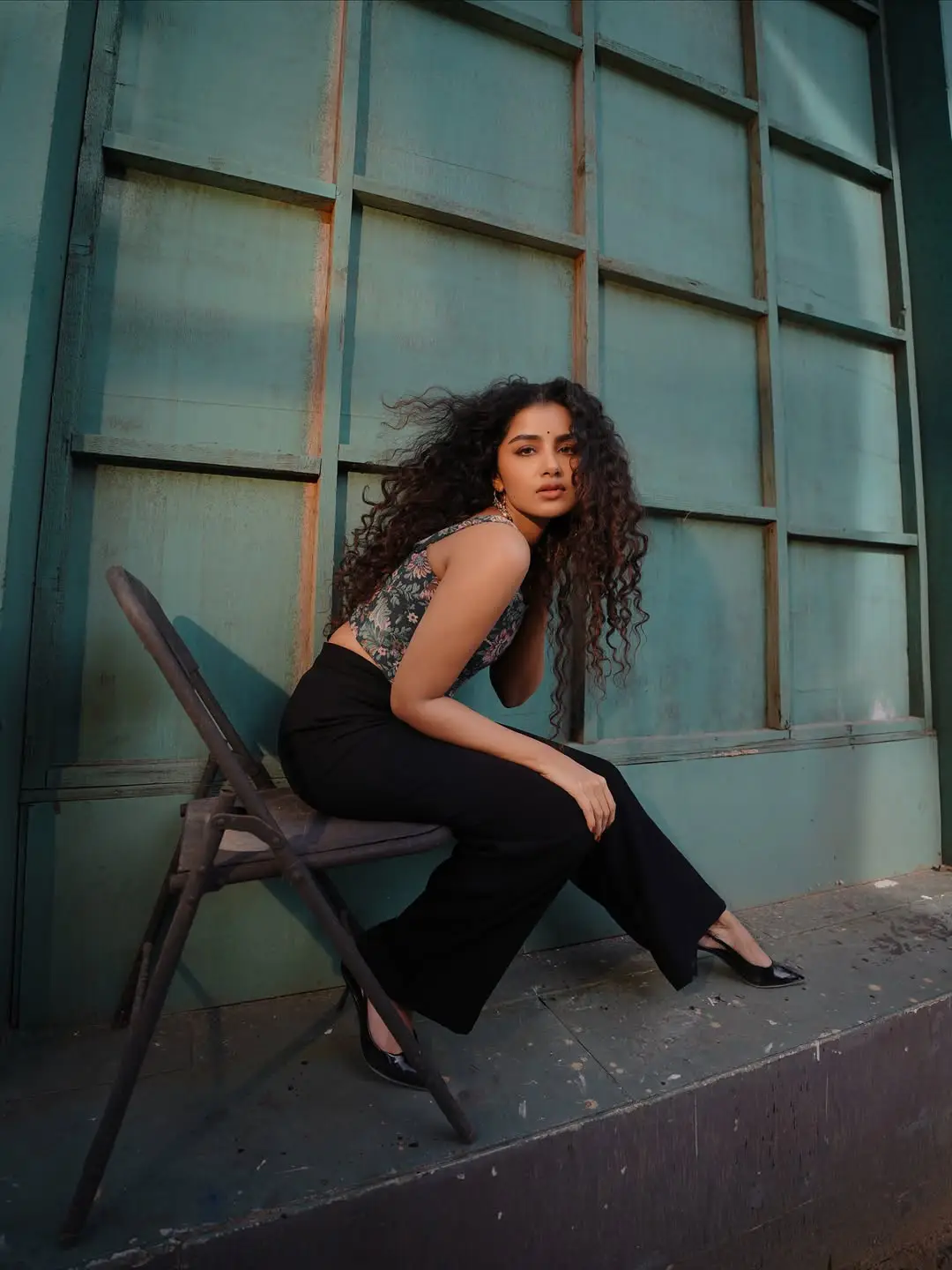 Anupama Parameswaran's latest photos are going viral on social media. (1)