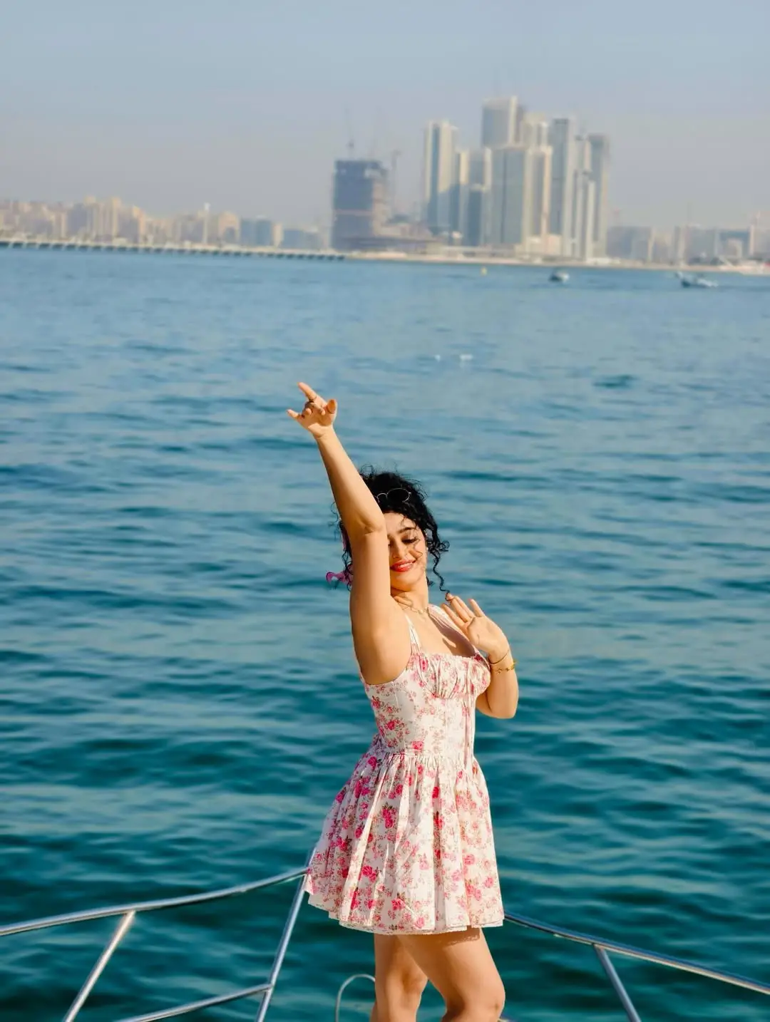 Apsara Rani glamour show in a mini skirt (1)