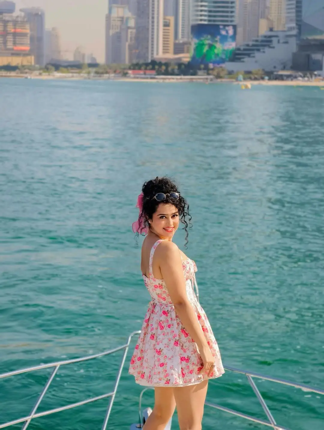 Apsara Rani glamour show in a mini skirt (1)