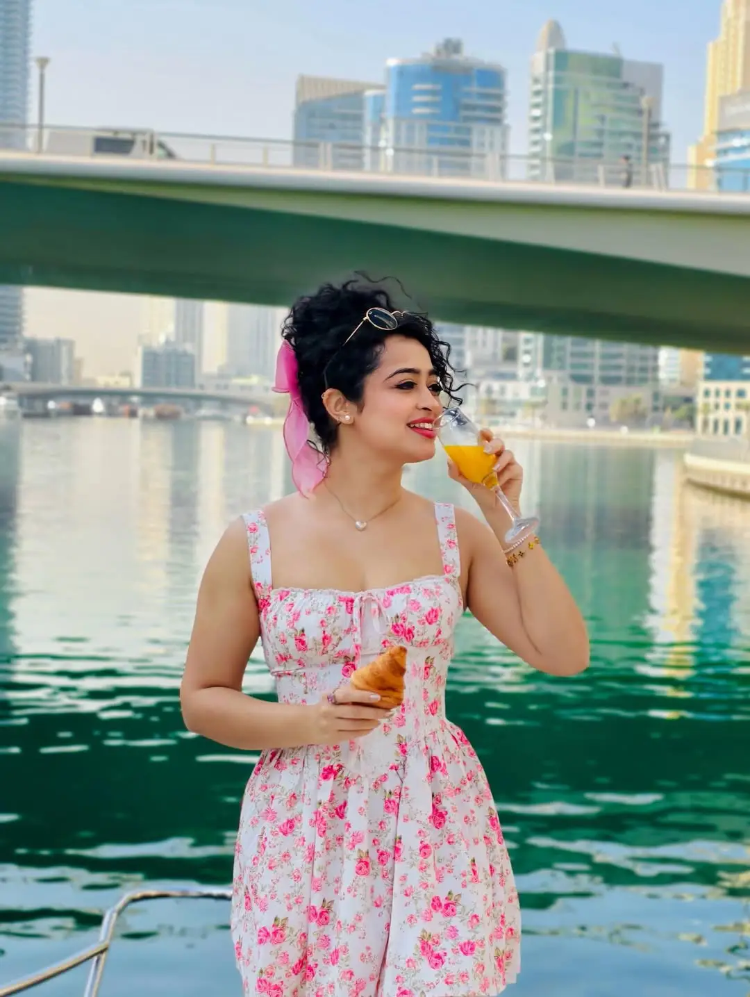 Apsara Rani glamour show in a mini skirt (1)