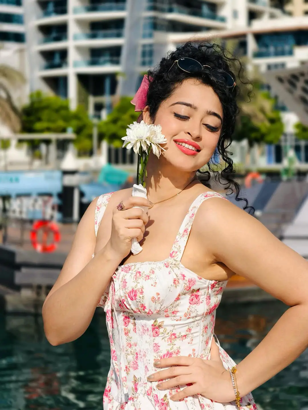 Apsara Rani glamour show in a mini skirt (1)