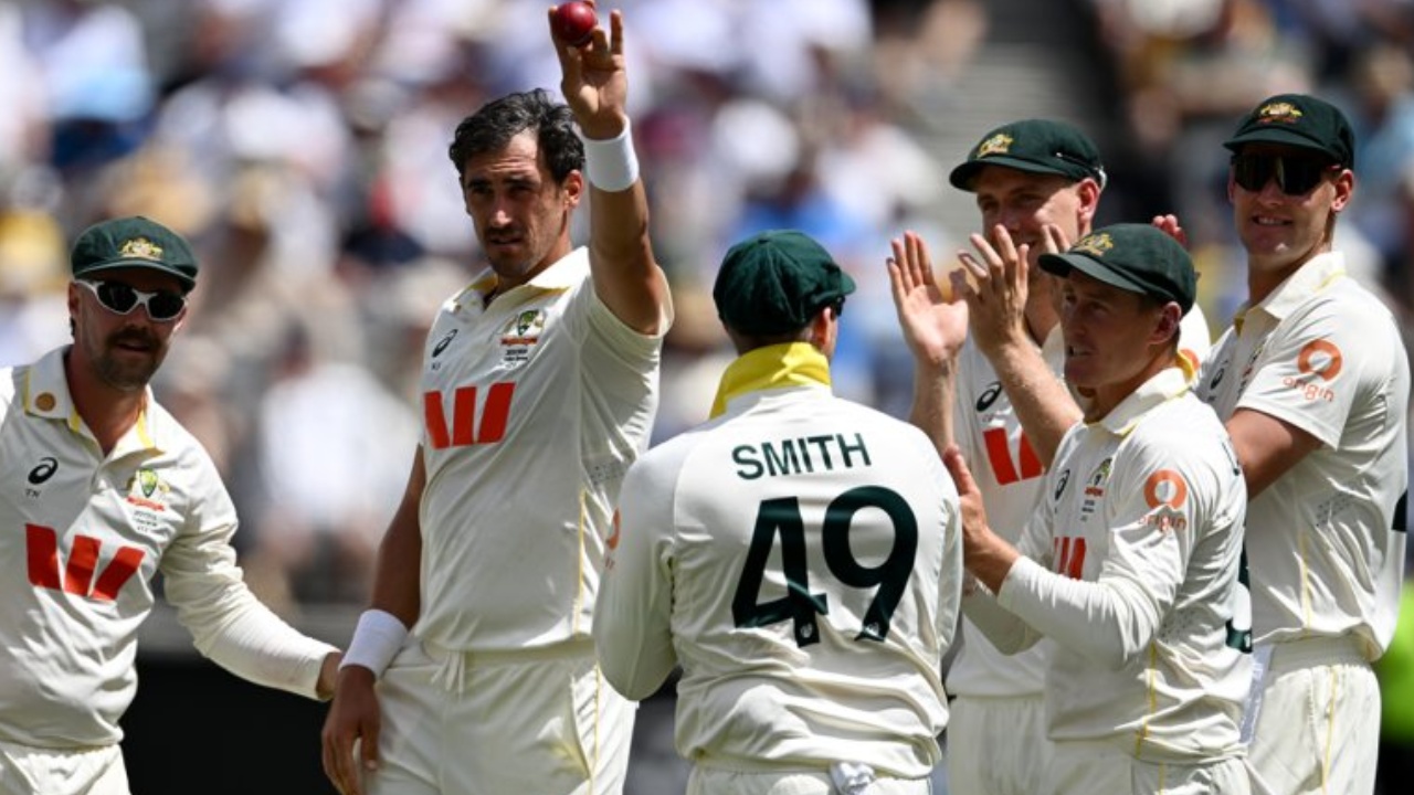 AUS vs ENG : బెంబేలెత్తించిన మిచెల్ స్టార్క్‌.. కుప్ప‌కూలిన ఇంగ్లాండ్‌.. సింగిల్ డిజిట్‌కే ప‌రిమిత‌మైన ఆరుగురు బ్యాట‌ర్లు..