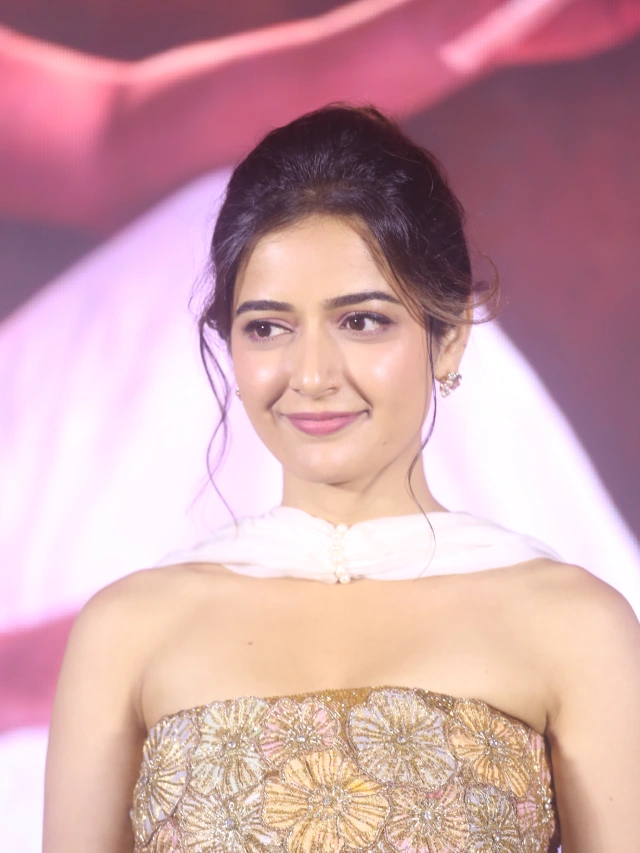 Ashika Ranganath Stunning Looks in Gatha Vaibhavam Pre Release Event