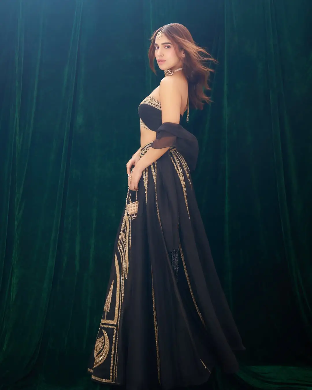 Bhumi Satish Pednekkar latest glamorous photos (6)