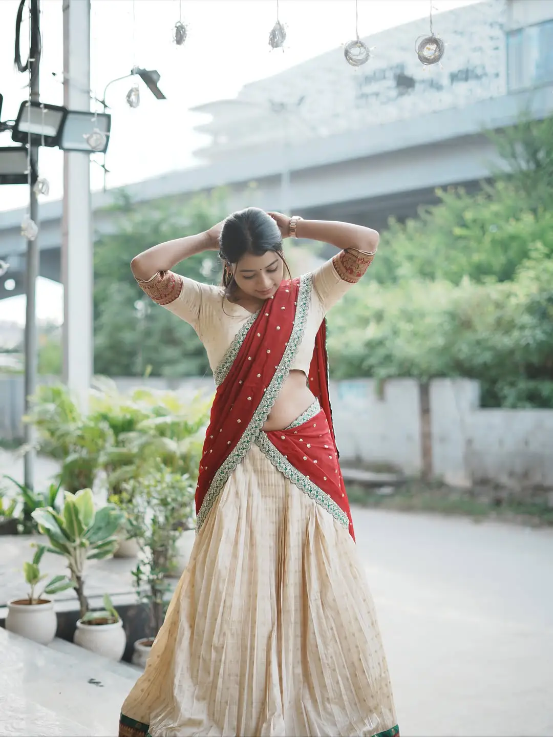 Dancer Nainika is shaking up social media in a traditional look.