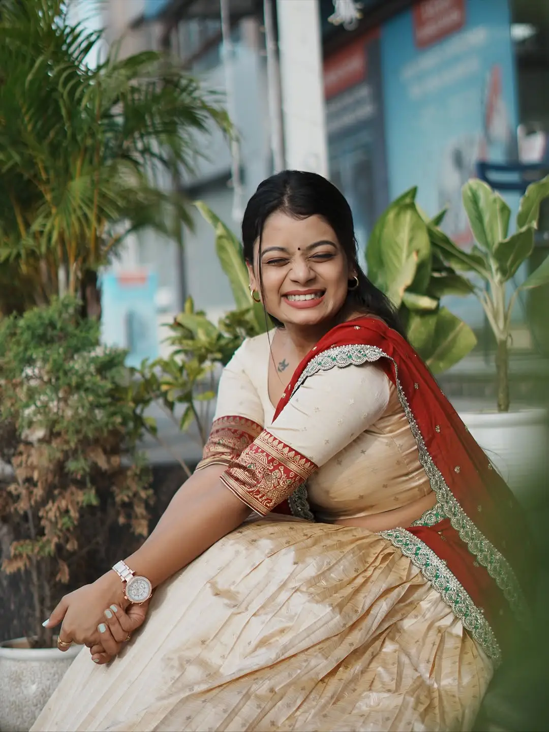 Dancer Nainika is shaking up social media in a traditional look.