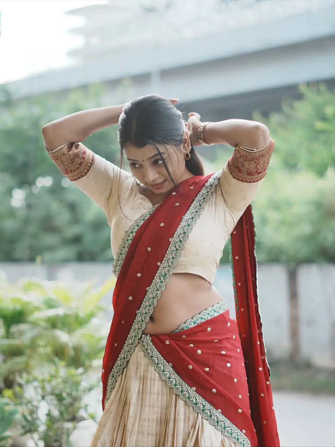 Dancer Nainika is shaking up social media in a traditional look.