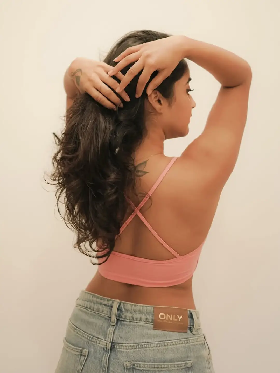 Deepti Sunaina is shaking up social media with her glamour show (1)