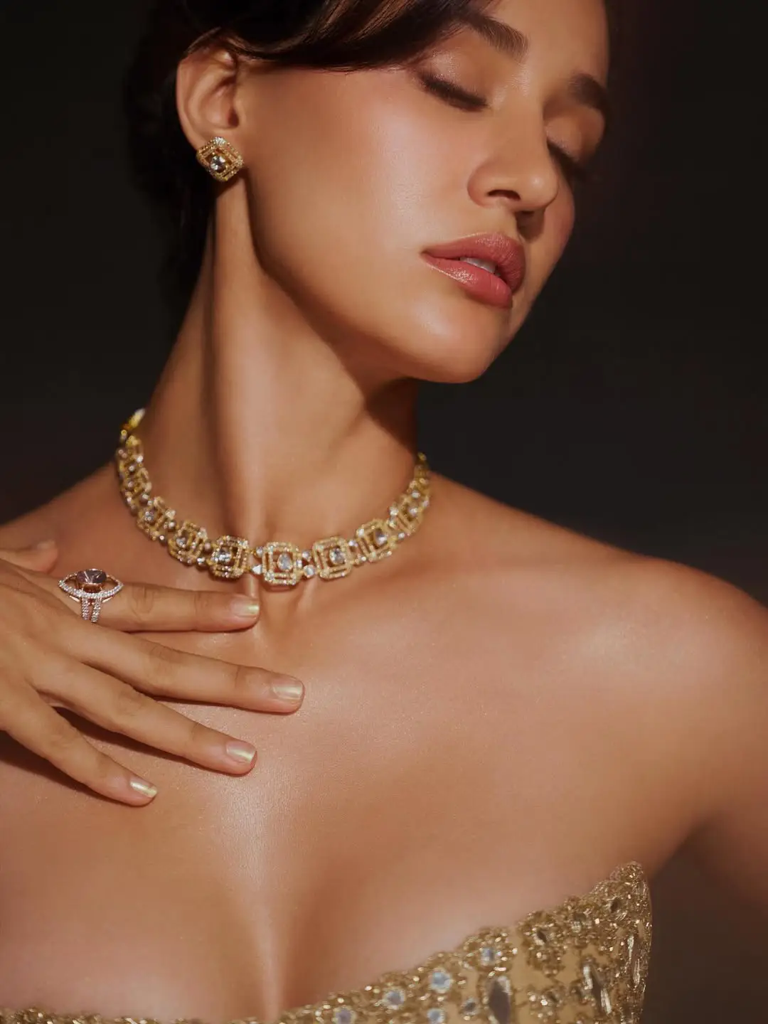 Disha Patani Latest Glamorous Photos (1)