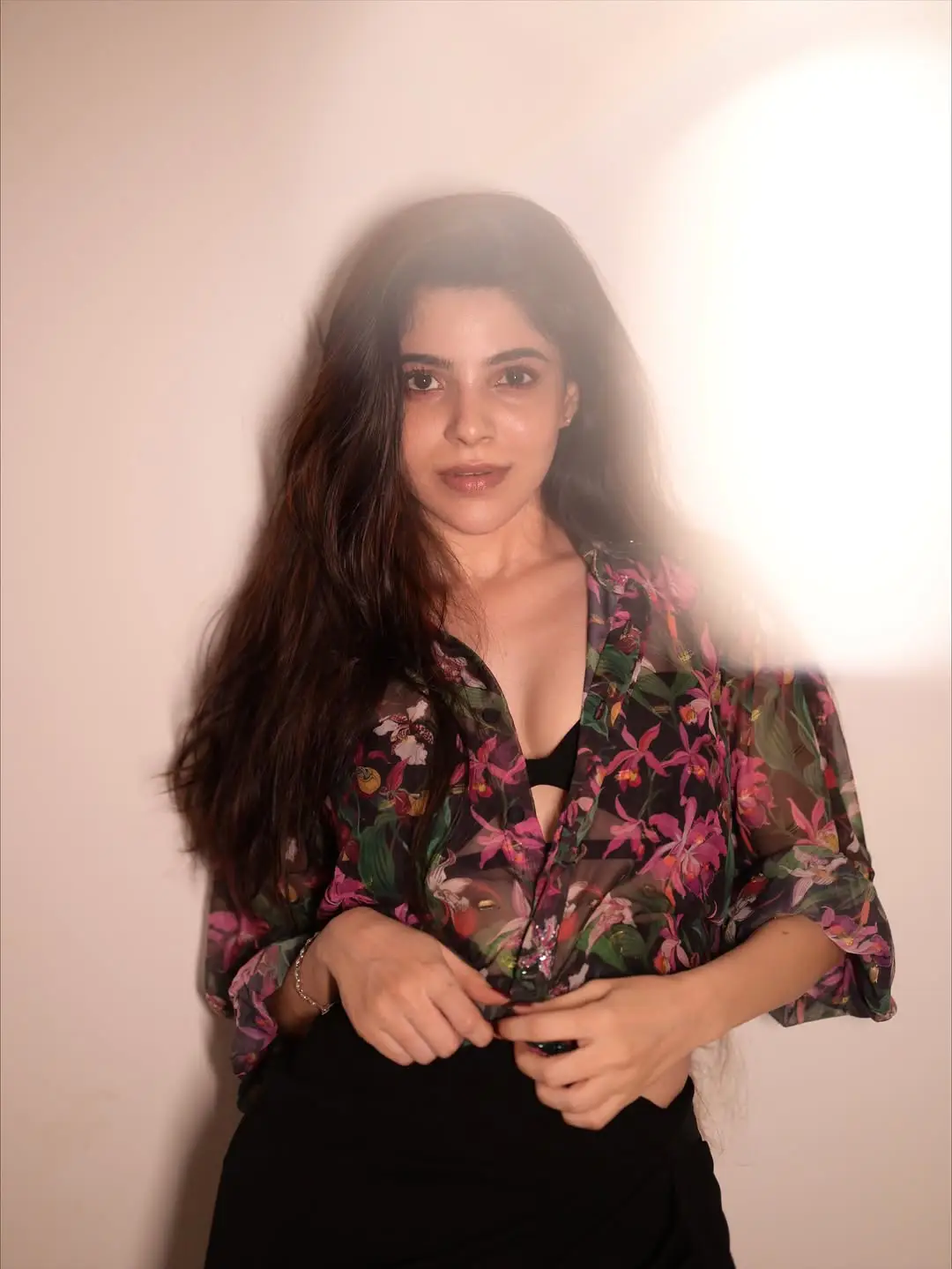 Divya Bharathi latest hot photoshoot (1)