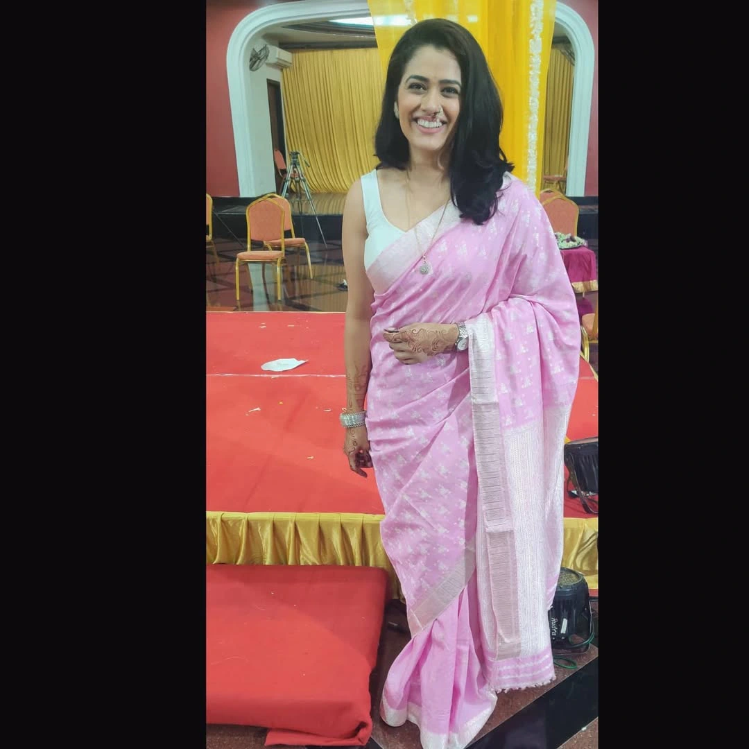 Girija Oak Godbole Latest Social Media Sensation Marathi Actress Photos