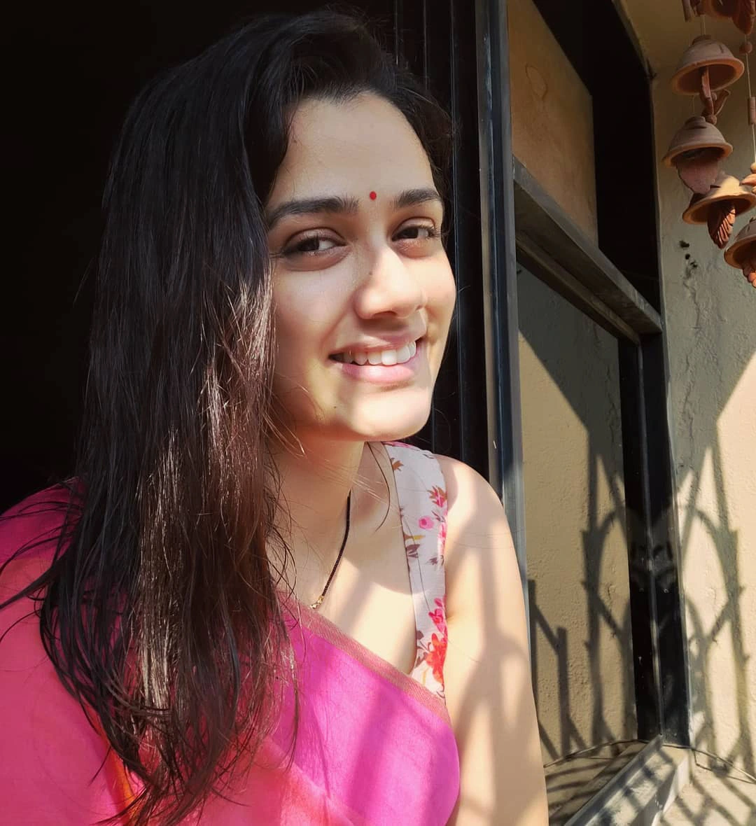 Girija Oak Godbole Latest Social Media Sensation Marathi Actress Photos
